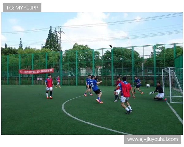 激情绿茵足球喷绘挑战赛开启挥洒创意点燃指尖竞技风暴